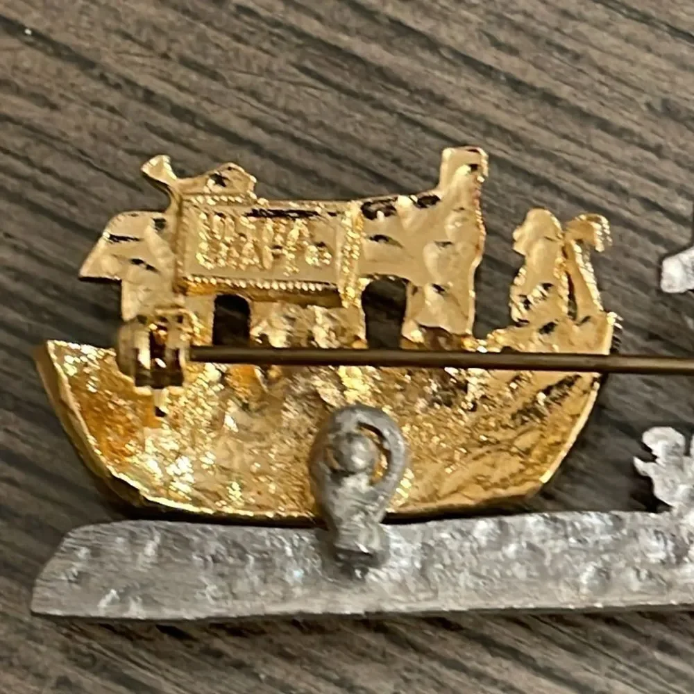 Vintage Ultra Craft Two-tone Noah’s Ark Pin